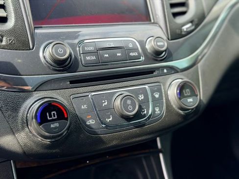 Used 2014 Chevrolet Impala LT FWD image 14