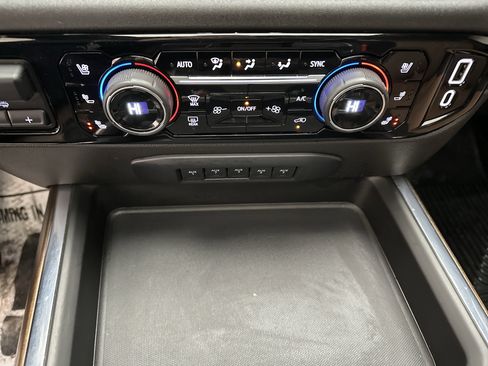 Used 2024 Chevrolet Silverado 3500 High Country w/ High Country Premium Package image 41