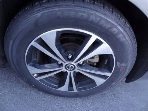 Used 2022 Nissan Sentra SV image 11