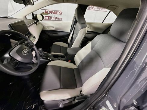 Used 2025 Toyota Corolla LE w/ LE Premium Package FWD image 24