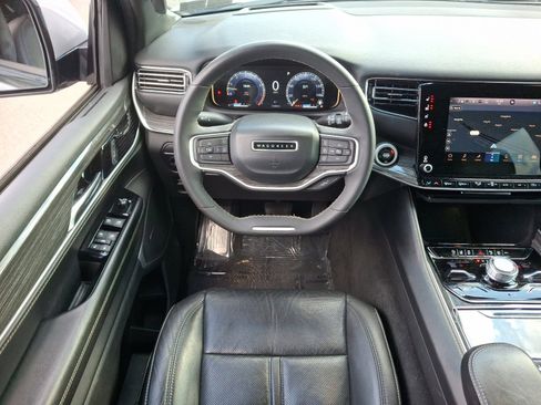 Used 2022 Jeep Wagoneer Series III w/ Flexible Seating Group image 12