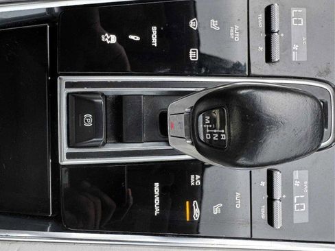 Used 2017 Porsche Panamera image 34