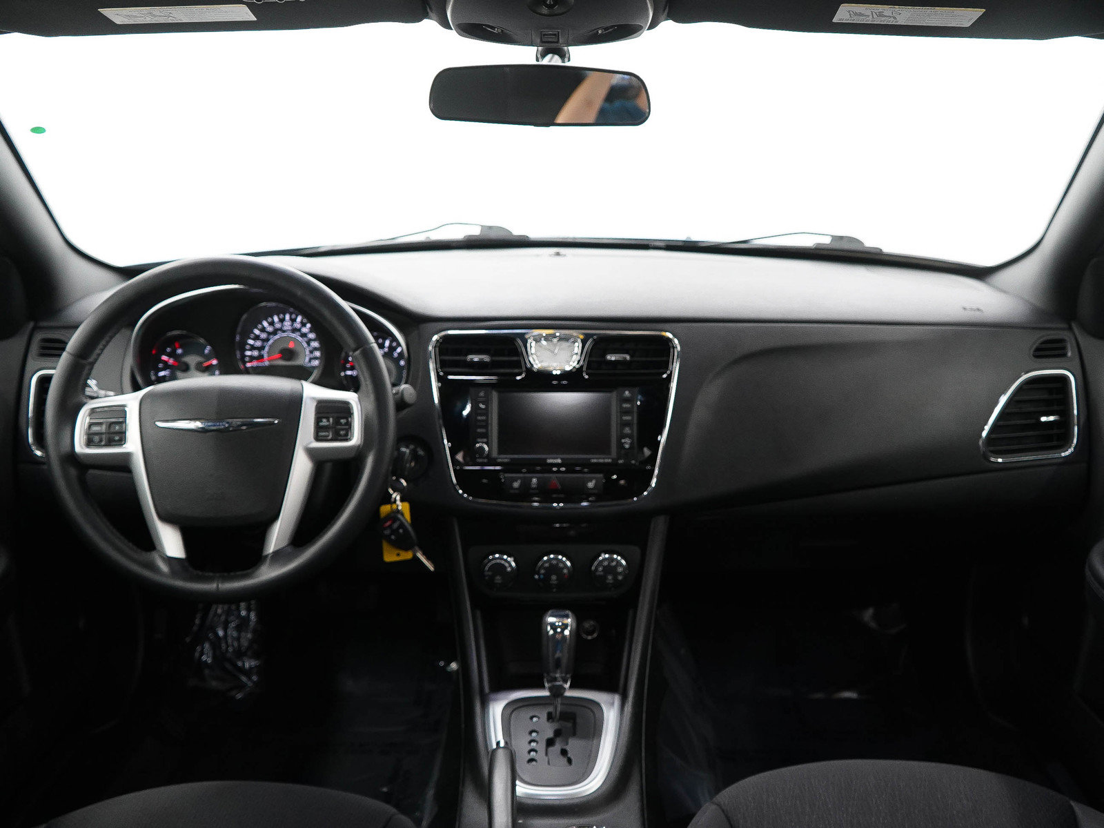 Used 2012 Chrysler 200 Touring w/ Cold Weather Group FWD image 12