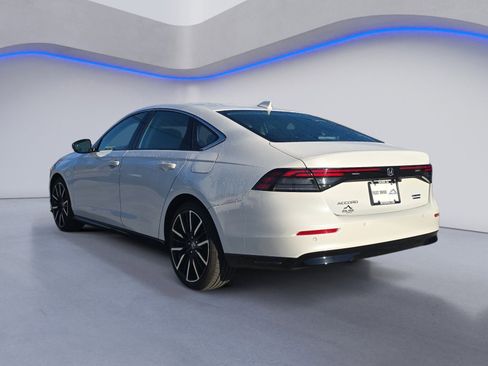 Used 2024 Honda Accord Touring image 3