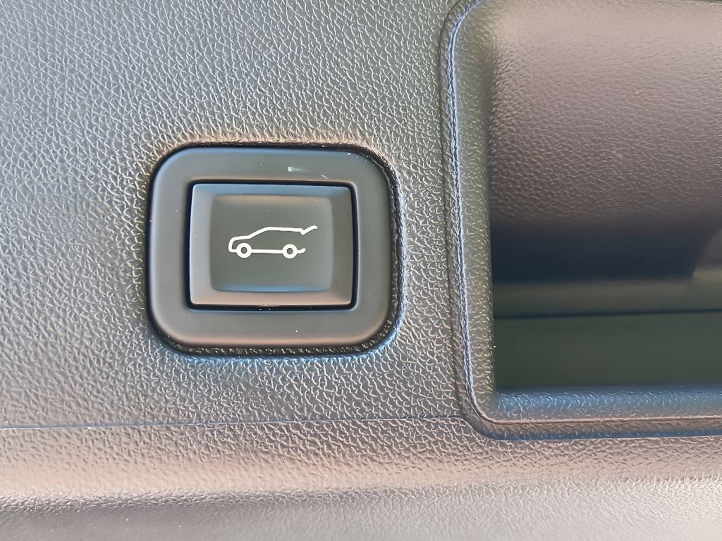 Used 2023 GMC Terrain SLT FWD image 27