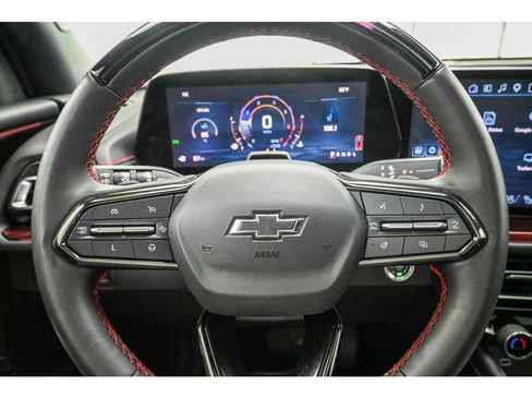 Used 2024 Chevrolet Traverse RS FWD image 14