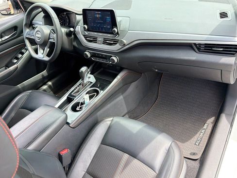 Used 2023 Nissan Altima 2.5 SR FWD image 15