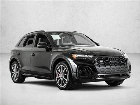 Certified 2024 Audi Q5 e Prestige image 3