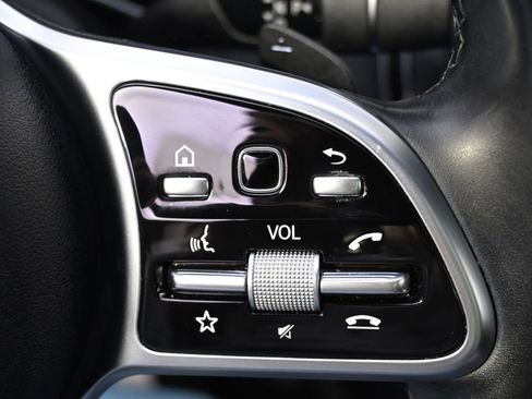 Used 2020 Mercedes-Benz C 300 4MATIC Sedan image 32