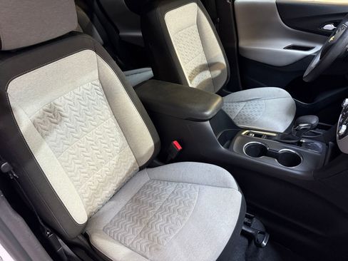 Used 2023 Chevrolet Equinox LS image 41