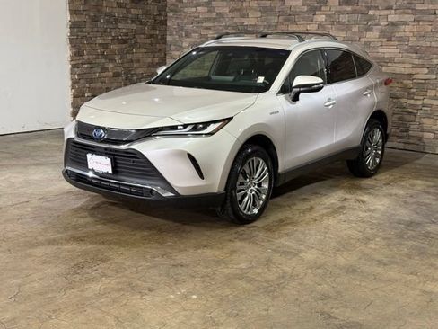 Used 2021 Toyota Venza XLE w/ Softex Package AWD/4WD image 4
