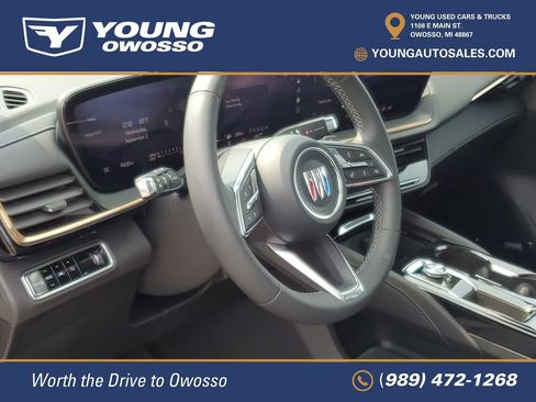 Used 2025 Buick Envision Avenir AWD/4WD image 9