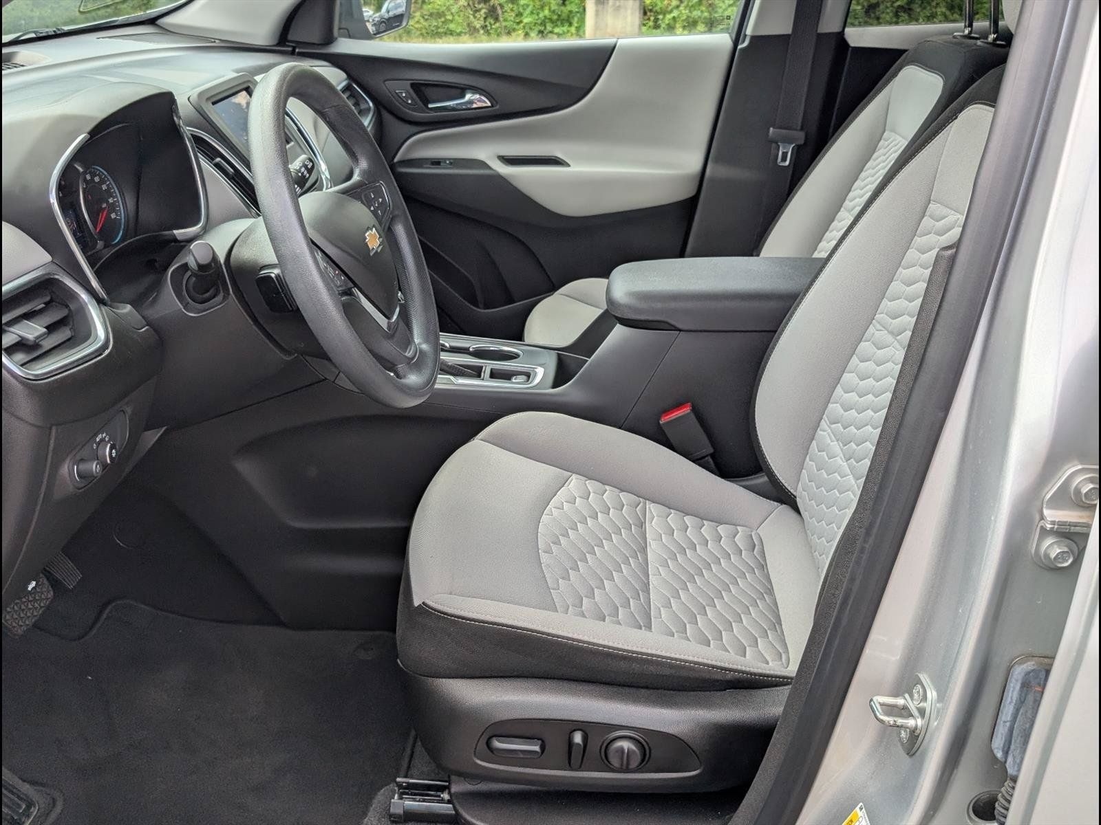 Used 2020 Chevrolet Equinox LT FWD image 13