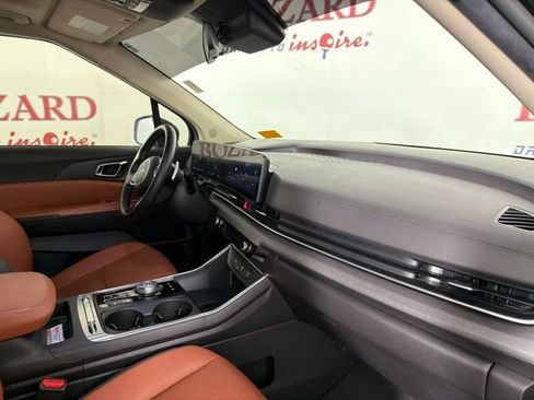 Used 2026 Kia Carnival SX FWD image 17