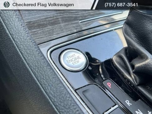 Used 2017 Volkswagen Passat 1.8T SEL Premium FWD image 43