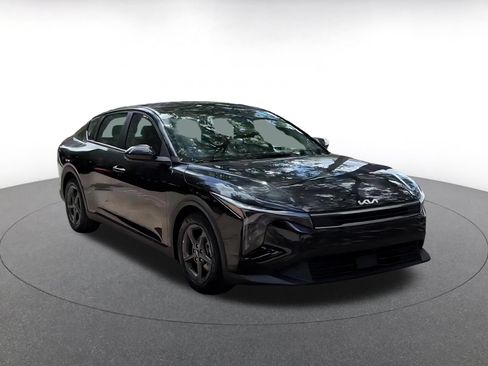 Used 2025 Kia K4 FWD image 3