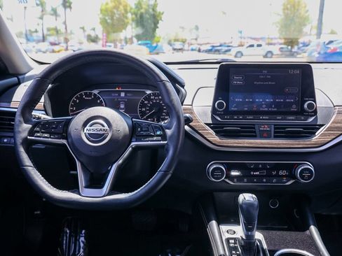 Used 2020 Nissan Altima 2.5 Platinum FWD image 21
