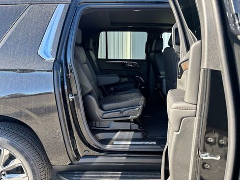 New 2026 Chevrolet Suburban High Country w/ Sun And Tow Package AWD/4WD image 15