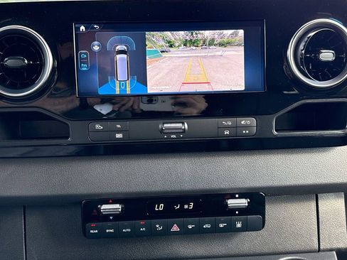 Used 2025 Mercedes-Benz Sprinter 2500 image 39