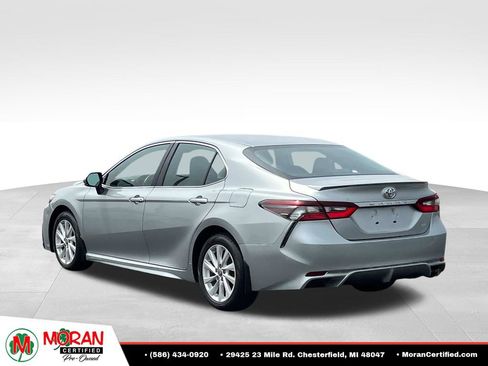 Used 2024 Toyota Camry SE FWD image 4