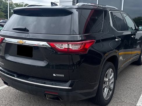 Used 2018 Chevrolet Traverse Premier w/ Driver Confidence II Package FWD image 6