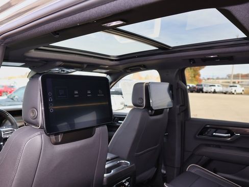 New 2026 GMC Yukon XL Elevation image 14