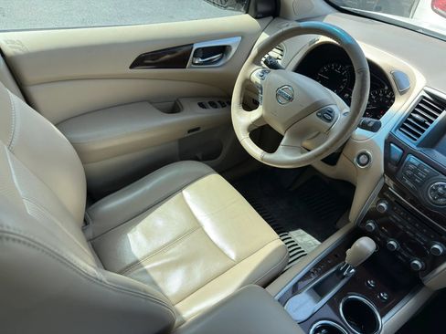 Used 2015 Nissan Pathfinder Platinum FWD image 11