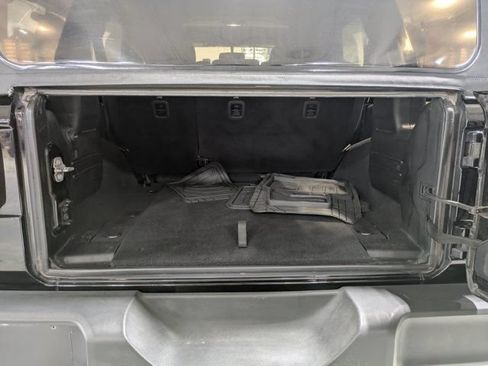 Used 2018 Jeep Wrangler Unlimited Sport S AWD/4WD image 12