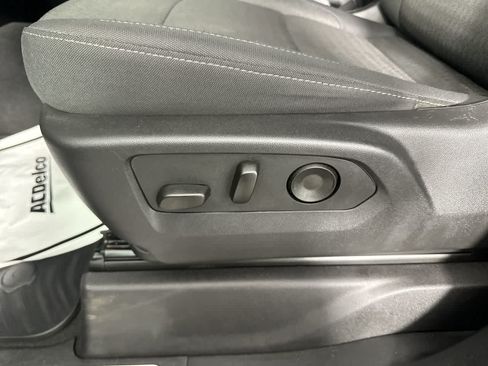 Used 2025 Chevrolet Silverado 2500 LT w/ Convenience Package AWD/4WD image 12