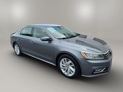 Used 2018 Volkswagen Passat 2.0T SE FWD image 6