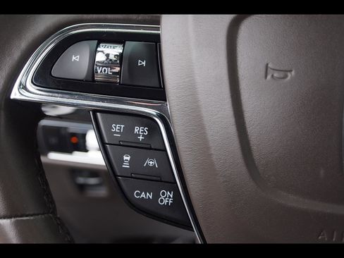 Used 2021 Lincoln Nautilus Reserve w/ Equipment Group 201A image 25