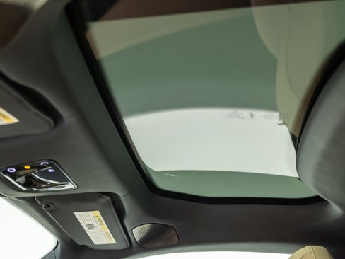 Certified 2025 Ferrari 12Cilindri image 32