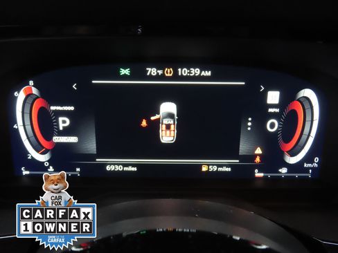 Used 2025 Nissan Pathfinder Platinum image 11