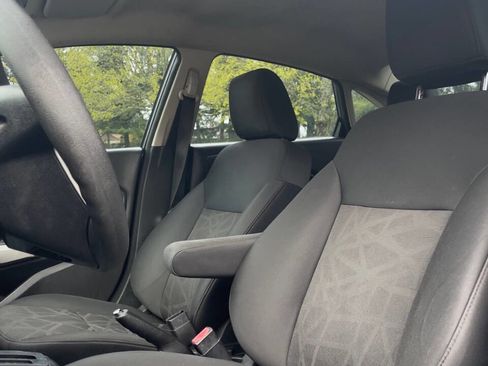 Used 2012 Ford Fiesta SE image 9