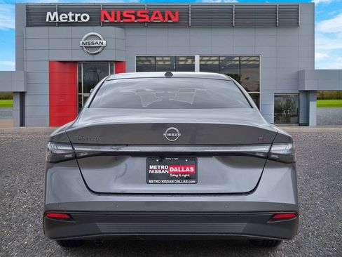 New 2026 Nissan Sentra SL w/ Floor Mat Package FWD image 5