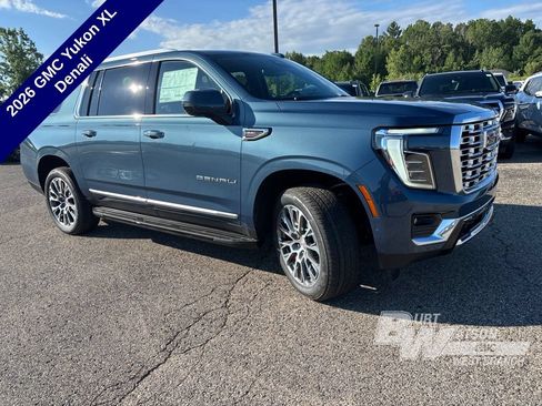New 2026 GMC Yukon XL Denali w/ LPO, Floor Liner Package AWD/4WD image 8
