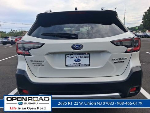 Used 2023 Subaru Outback Touring AWD/4WD image 4