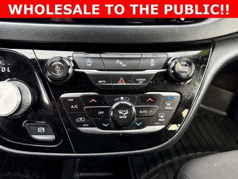 Used 2018 Chrysler Pacifica Touring Plus w/ S Appearance Package image 26