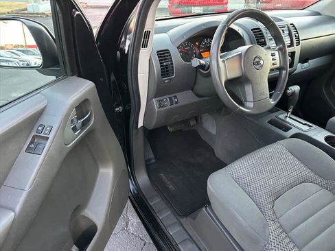 Used 2008 Nissan Frontier SE w/ SE Value Truck Pkg image 9