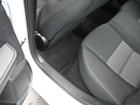 Used 2025 Nissan Sentra SV FWD image 16
