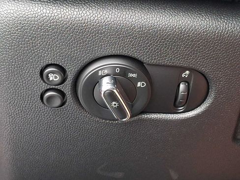 Used 2024 MINI Cooper 2-Door Hardtop FWD image 24