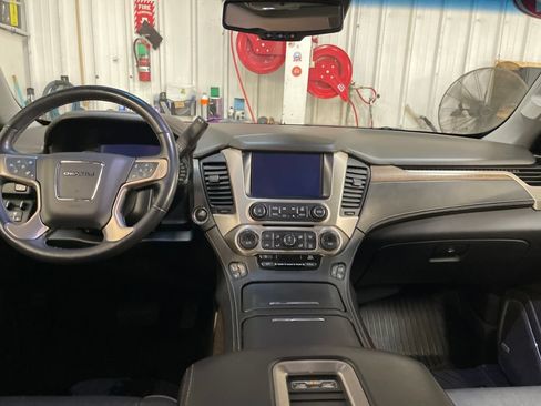 Used 2019 GMC Yukon XL Denali w/ Denali Ultimate Package AWD/4WD image 18