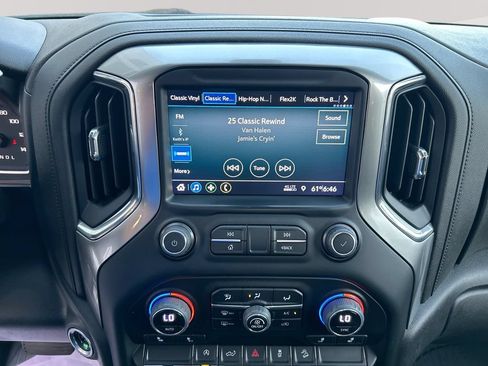 Used 2022 Chevrolet Silverado 1500 RST AWD/4WD image 16