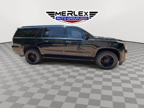 Used 2019 Cadillac Escalade ESV Platinum AWD/4WD image 9