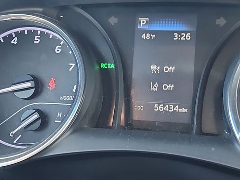 Used 2020 Toyota Camry LE w/ Convenience Package image 4