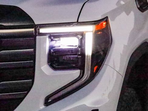 Used 2025 GMC Sierra 1500 AT4 image 4