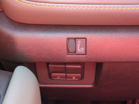 New 2026 Chevrolet Colorado ZR2 w/ ZR2 Bison Edition image 18