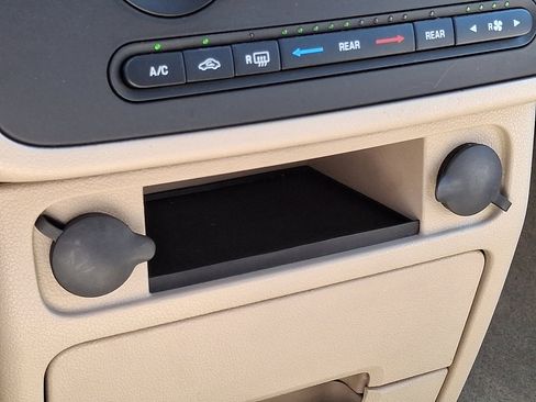 Used 2004 Ford Freestar SEL image 24