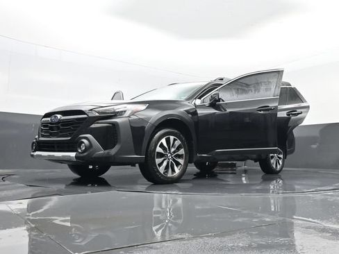 Used 2025 Subaru Outback Limited AWD/4WD image 37