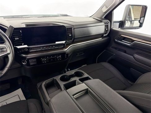 Used 2024 Chevrolet Silverado 2500 LT image 23